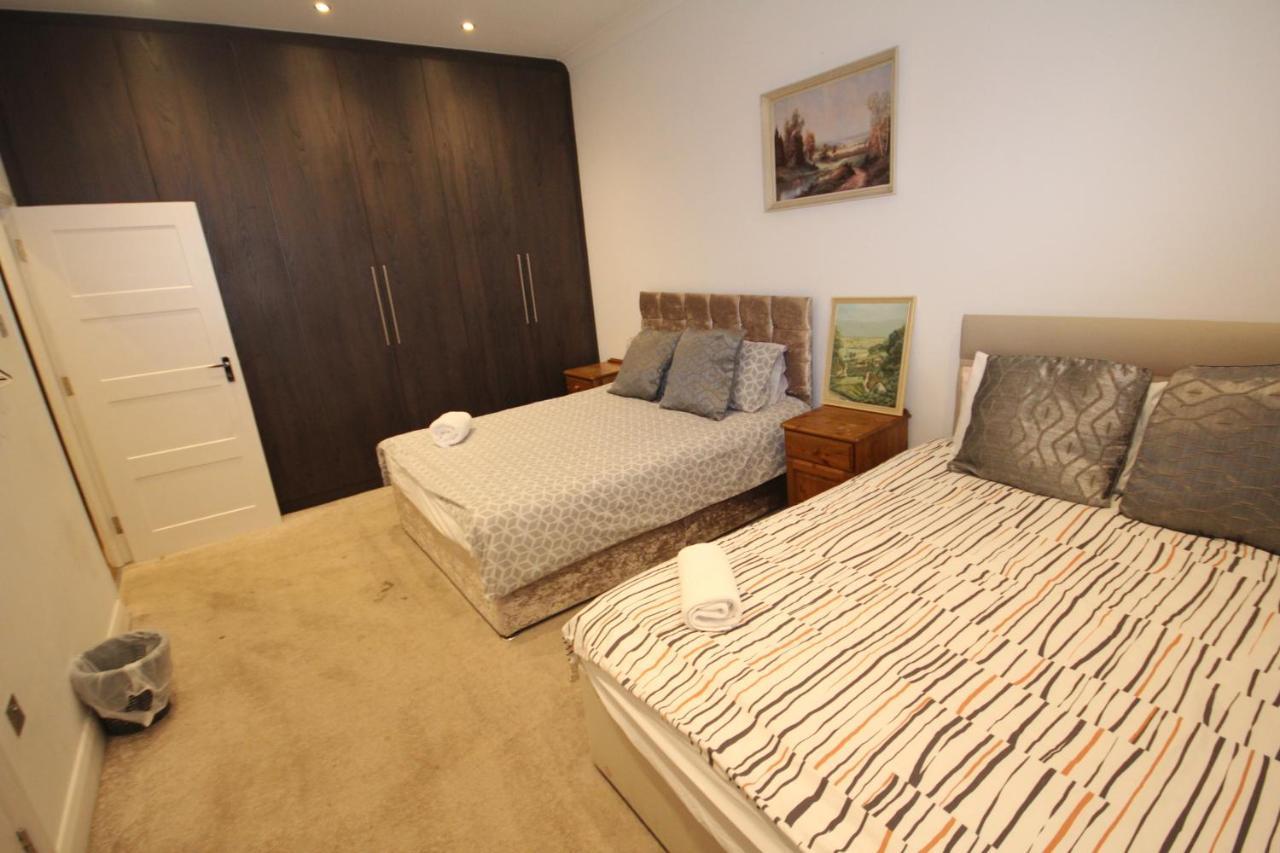 Great West Road Apartments Flat C 런던 외부 사진